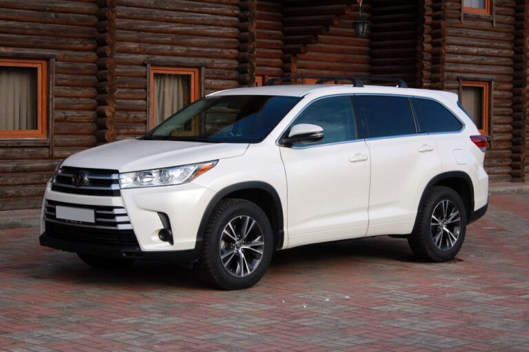 Toyota Highlander on the parking lot