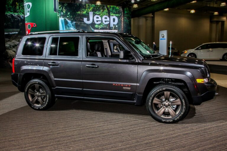 Black Jeep Patriot.