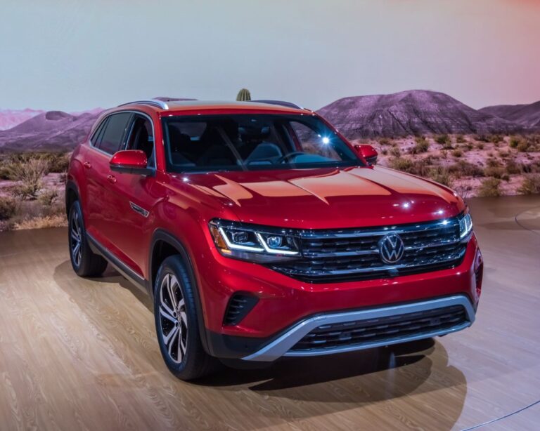 12 Cars Similar to the Volkswagen Atlas