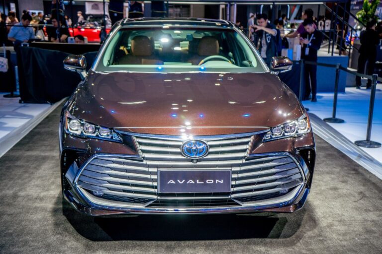 14 Cars Similar the Toyota Avalon