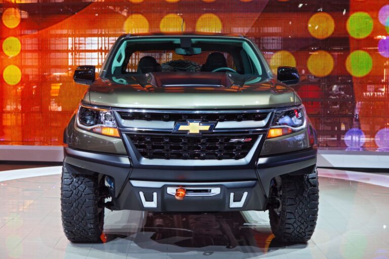 Front view look of chevy colorado in a show spotlighted.