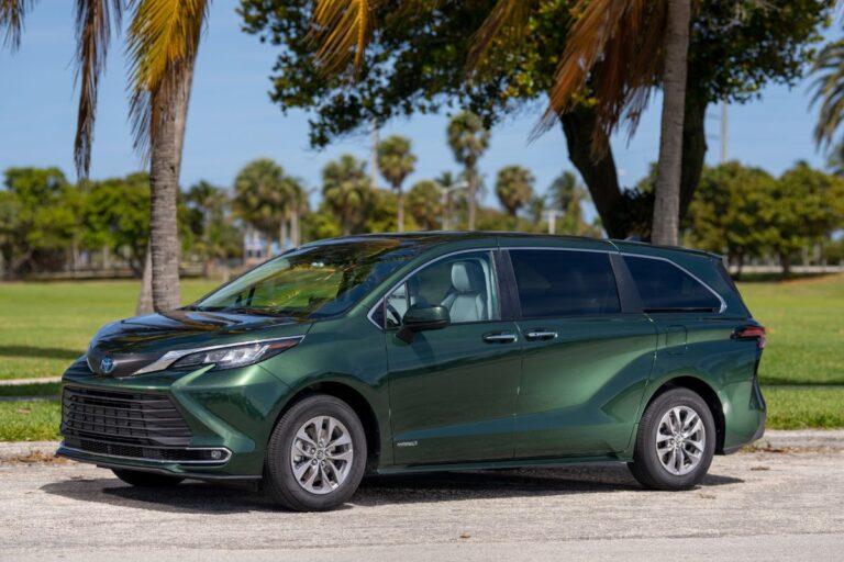 10 Vehicles Similar to the Toyota Sienna