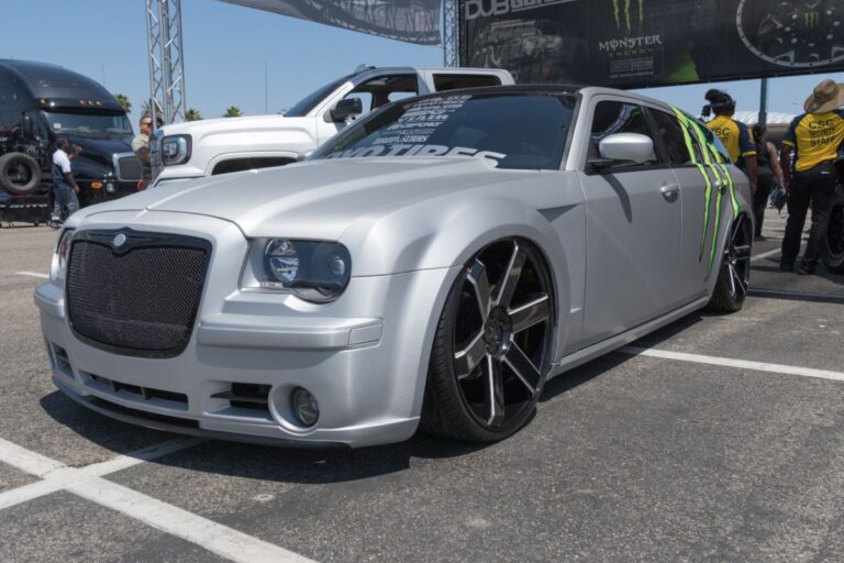 Chrysler 300 all gray at a car tour.