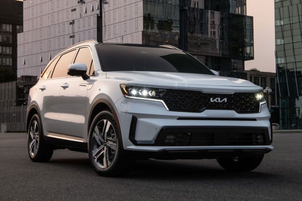 The most awaited 2022 new model of the Kia Sorento in a white colorway.