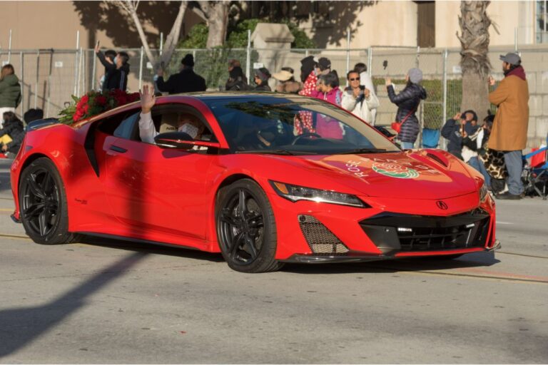 Elegant and fancy looking Acure NSX Type S in red colorway.