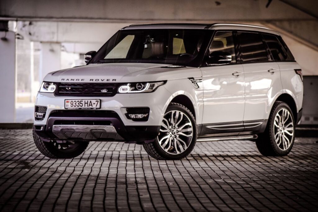 Suv Similar To Range Rovernull
