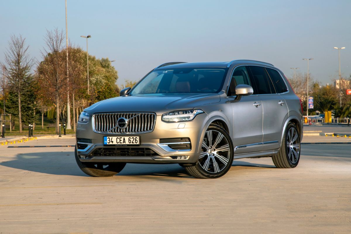 The Volvo XC90 is a mid-size luxury crossover SUV that Volvo Cars makes and sells.