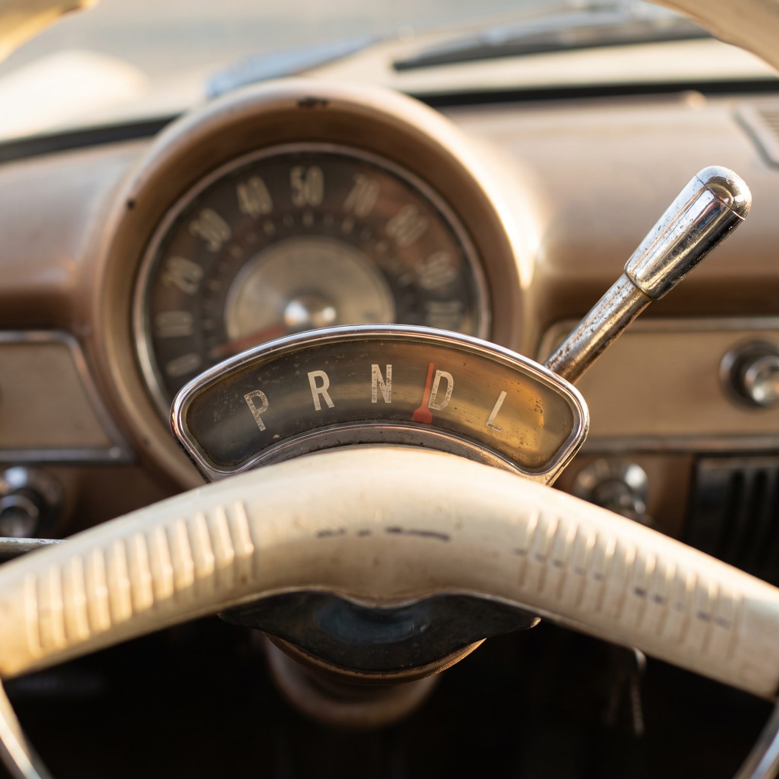 A Column-Mounted Automatic Gear Indicator