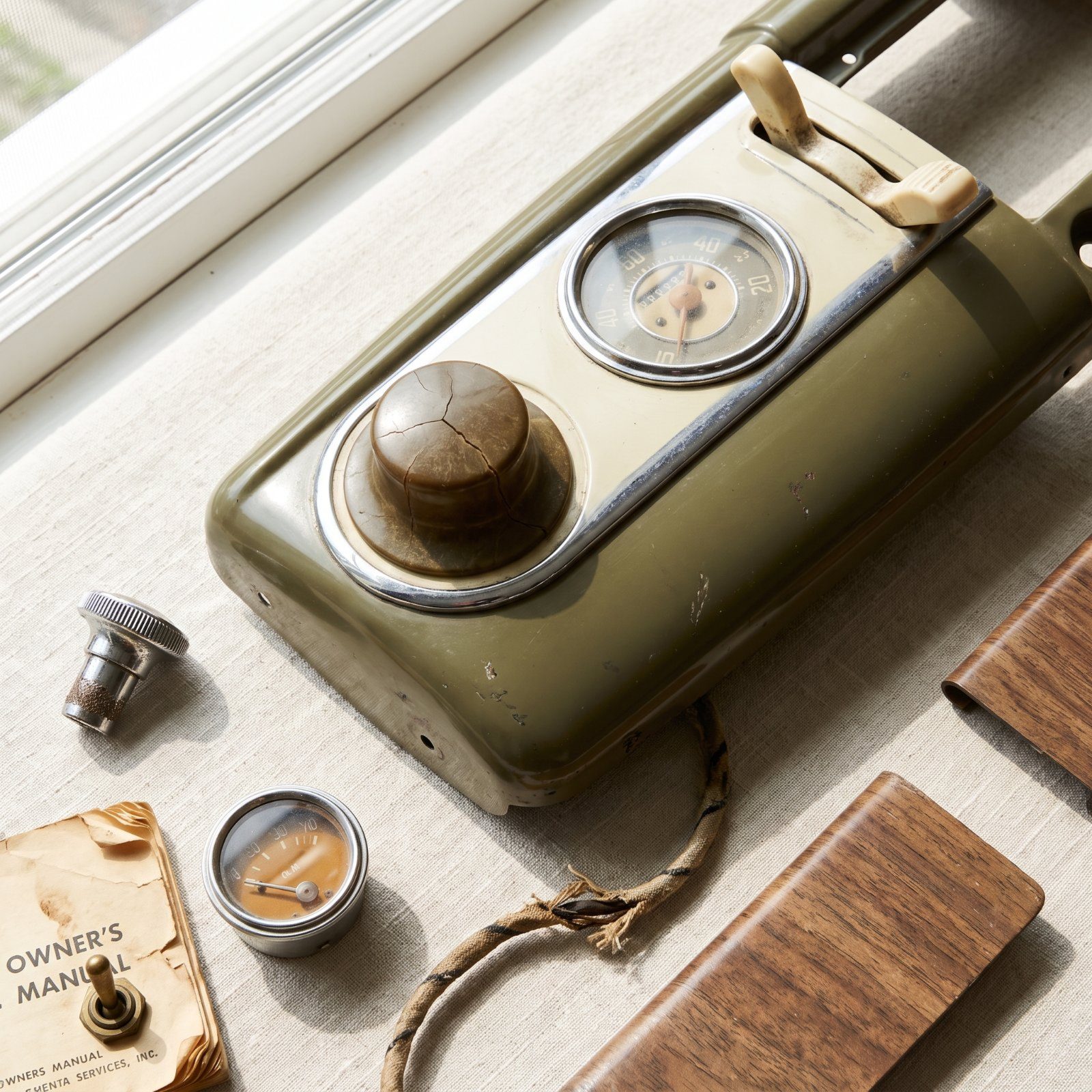29 Dashboard Knobs and Switches Modern Drivers Wouldn't Recognize