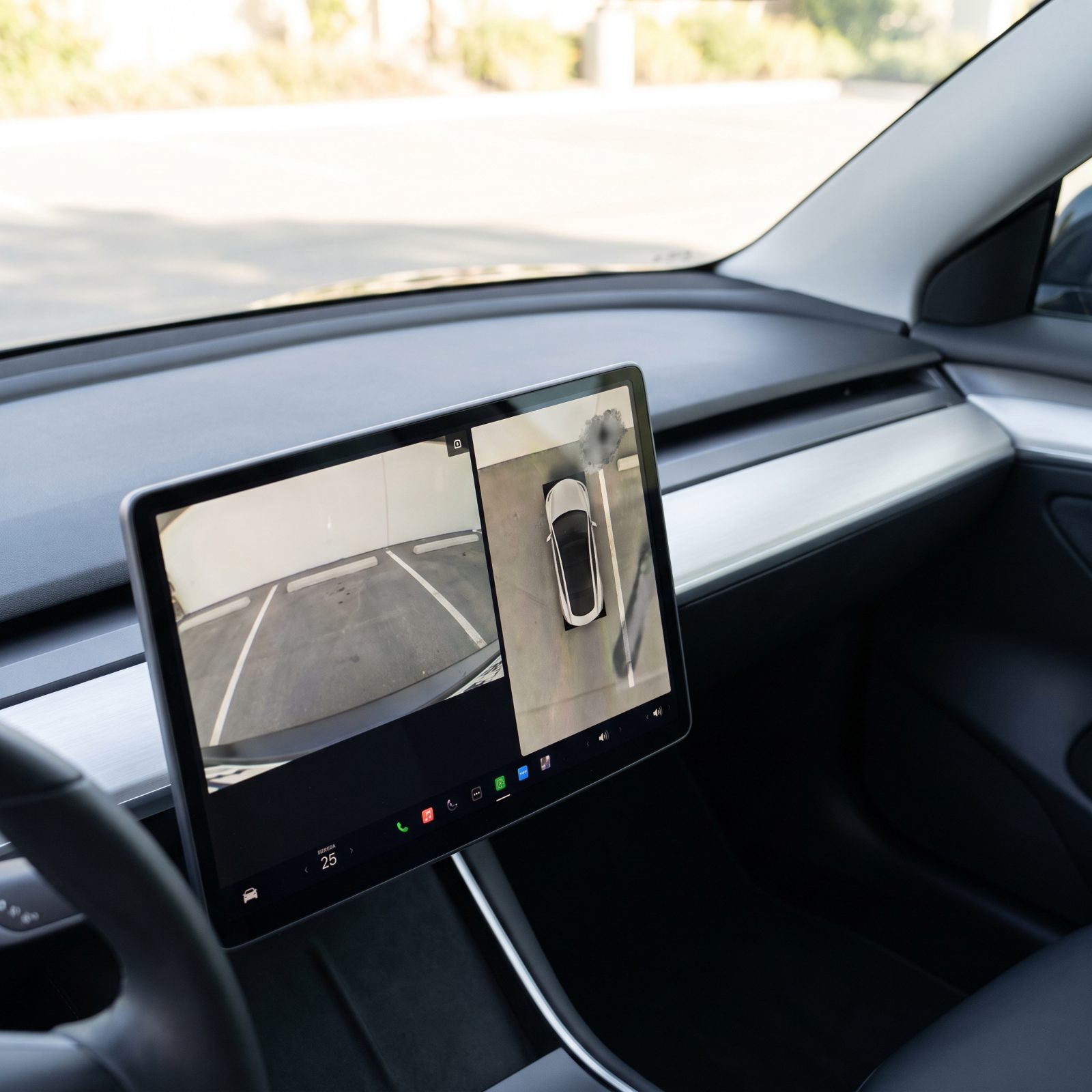 A 360-Degree Surround-View Camera That Erases the Blind Corners