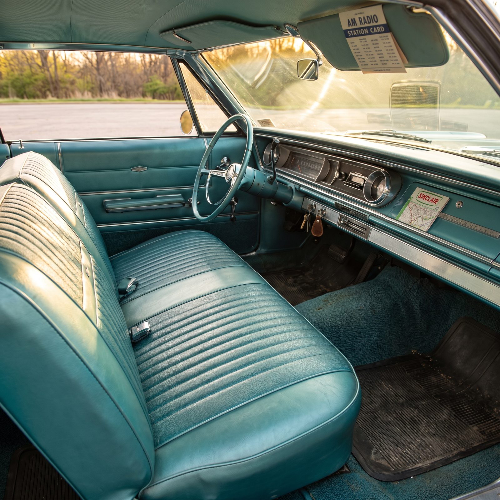 Bench Seats: Room to Slide Across the Front