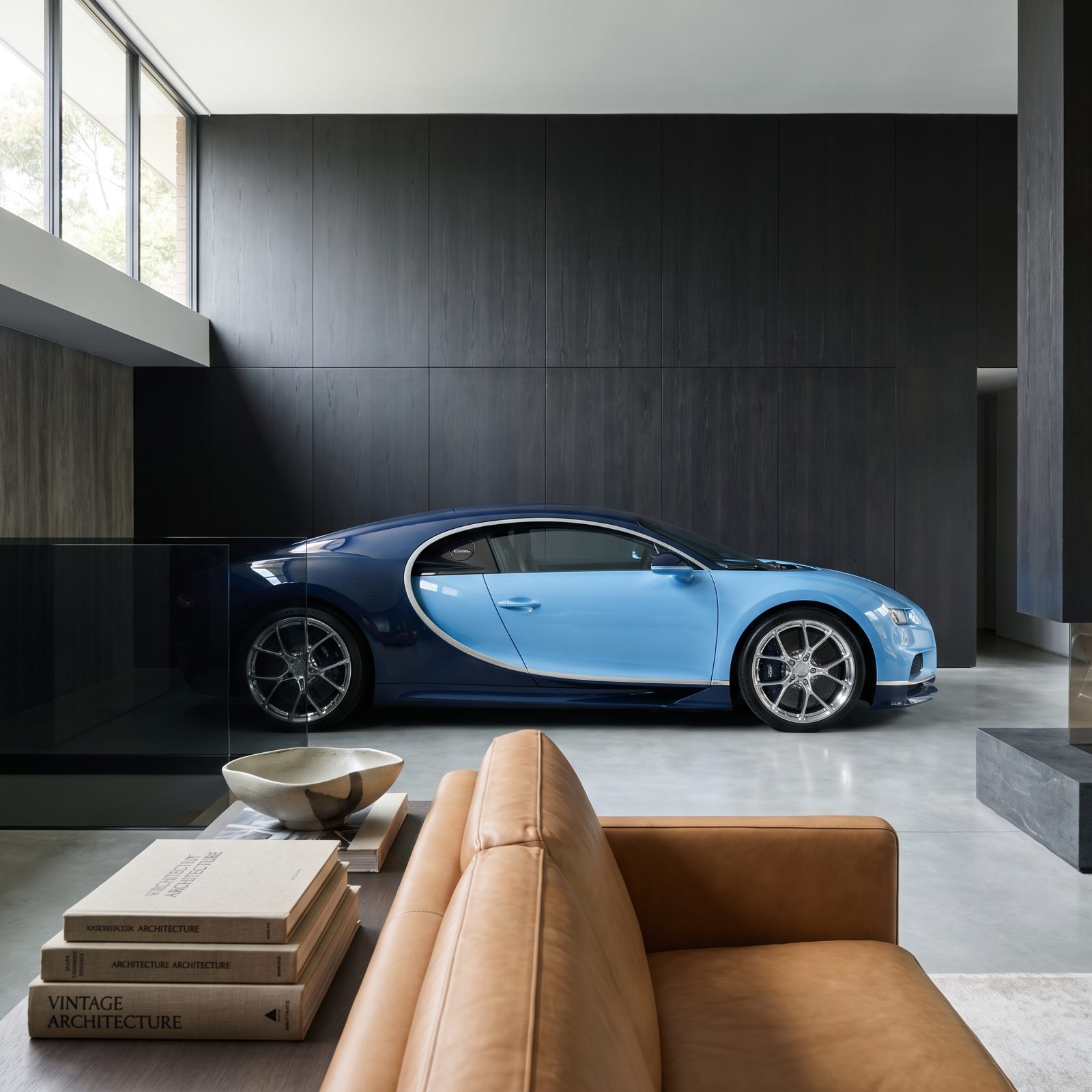 Bugatti Chiron, The C-Line That Frames the Speed Hardware