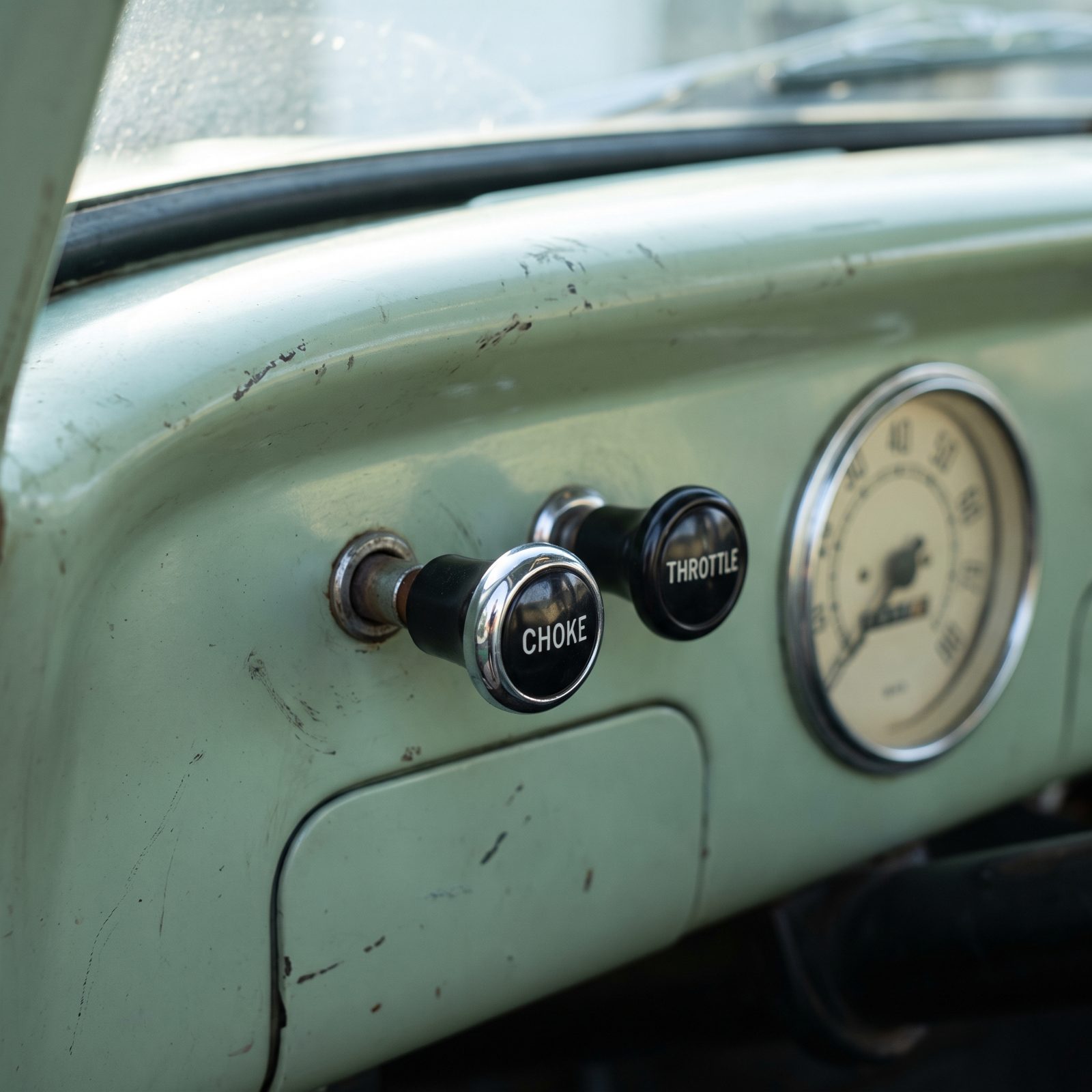 The Carburetor Choke Pull That Fed a Cold Engine Its Breakfast