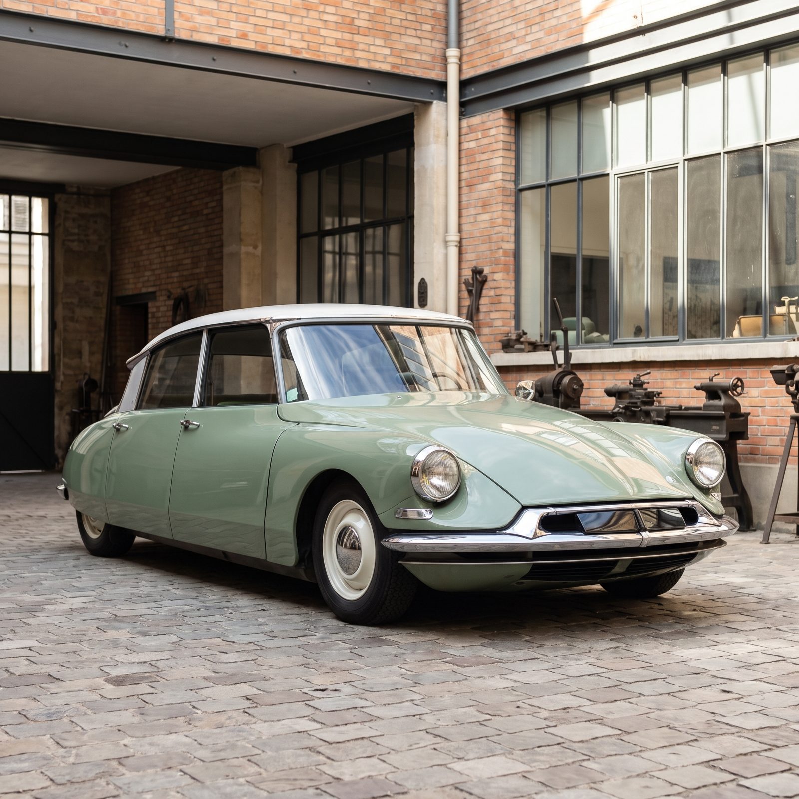 Citroën DS: When Engineering Gave the Shape Lasting Meaning