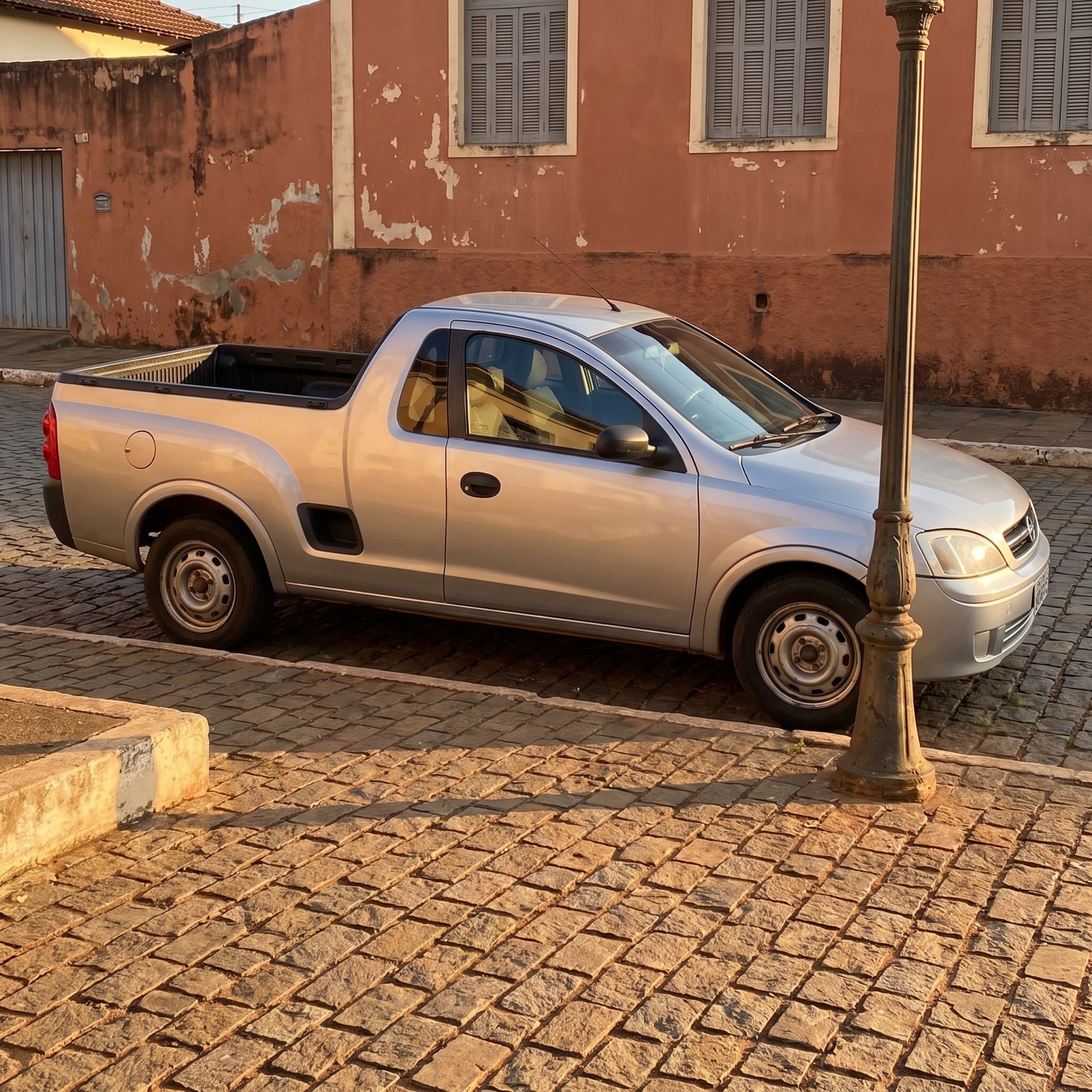 First-Generation Chevrolet Montana, Coupe-Like Cab, Useful Bed