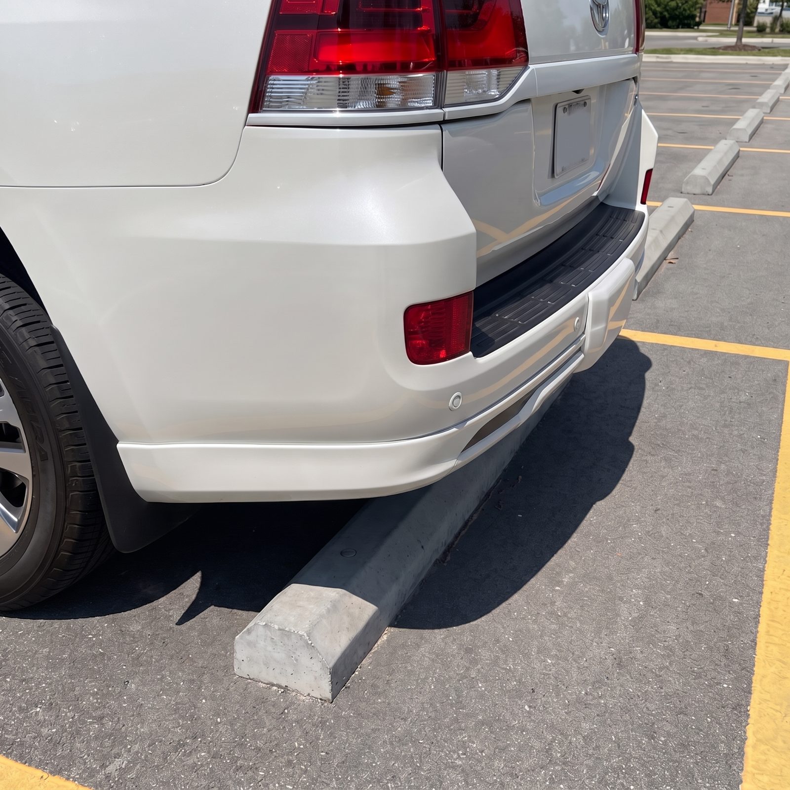 Front and Rear Parking Sensors That Beep Before You Bump