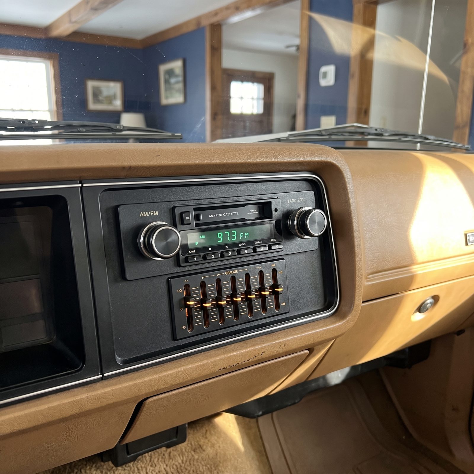 Graphic Equalizers Built Into the Stereo