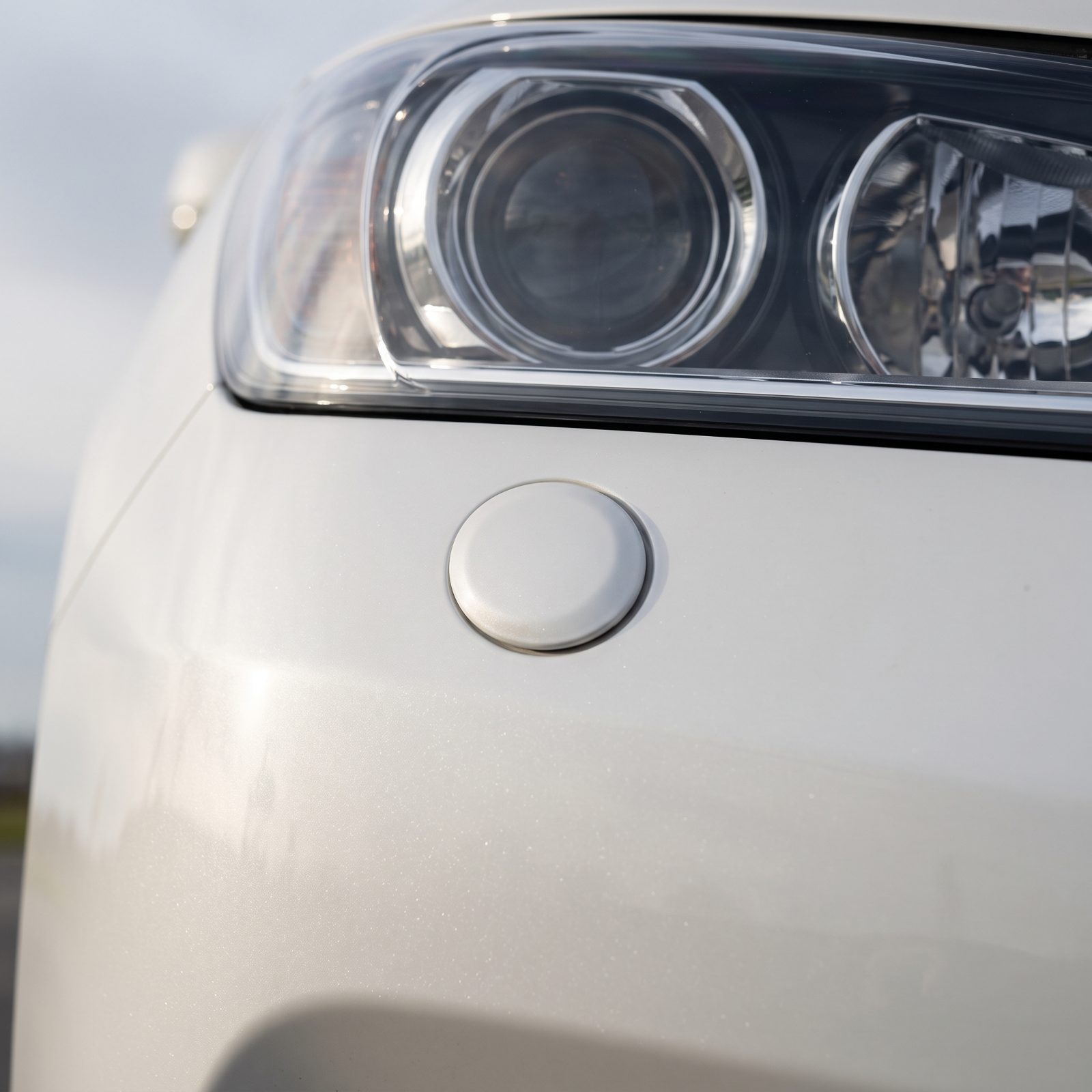 Headlamp Washers Integrated Into the Bumper