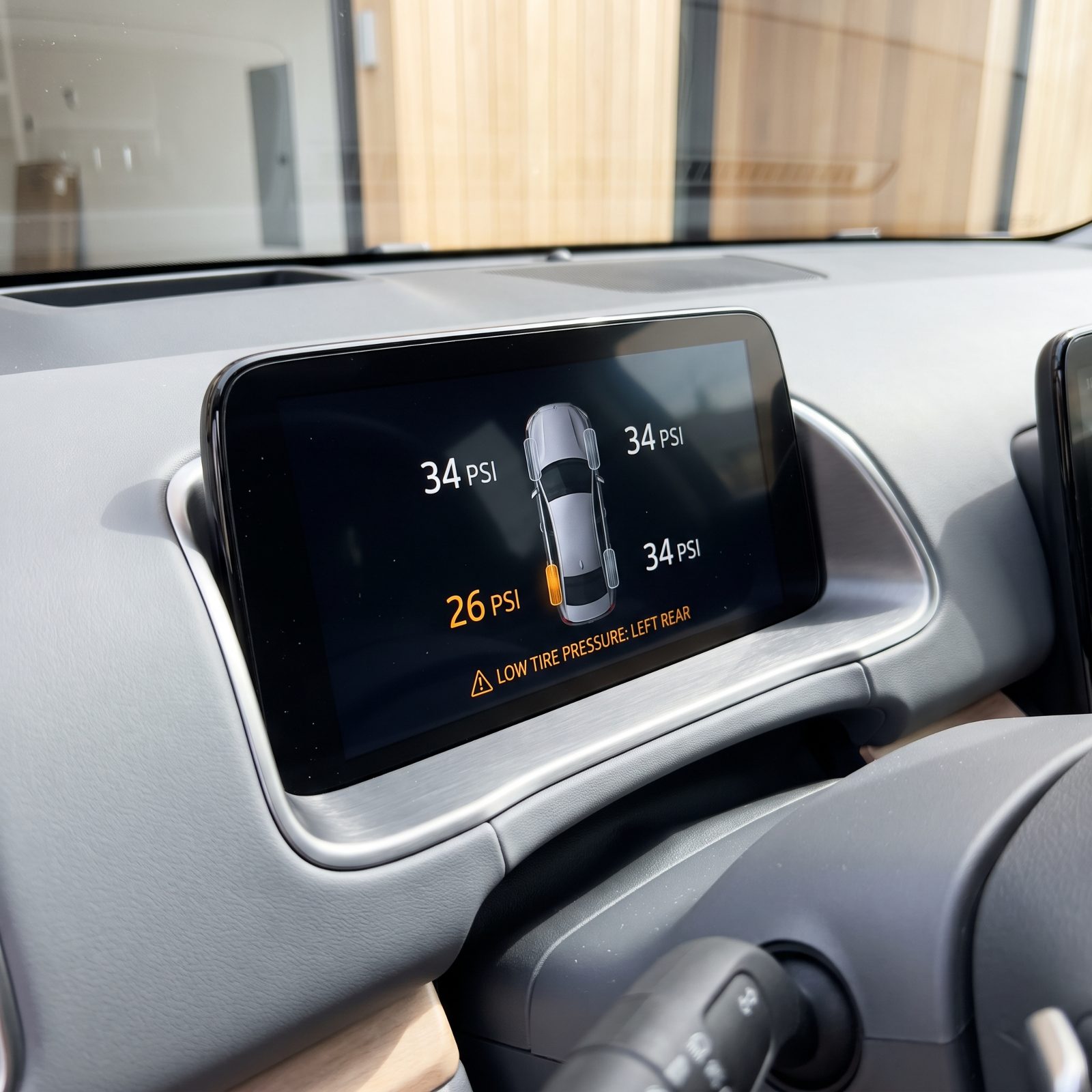 Individual Tire-Pressure Readouts That Name the Soft Tire