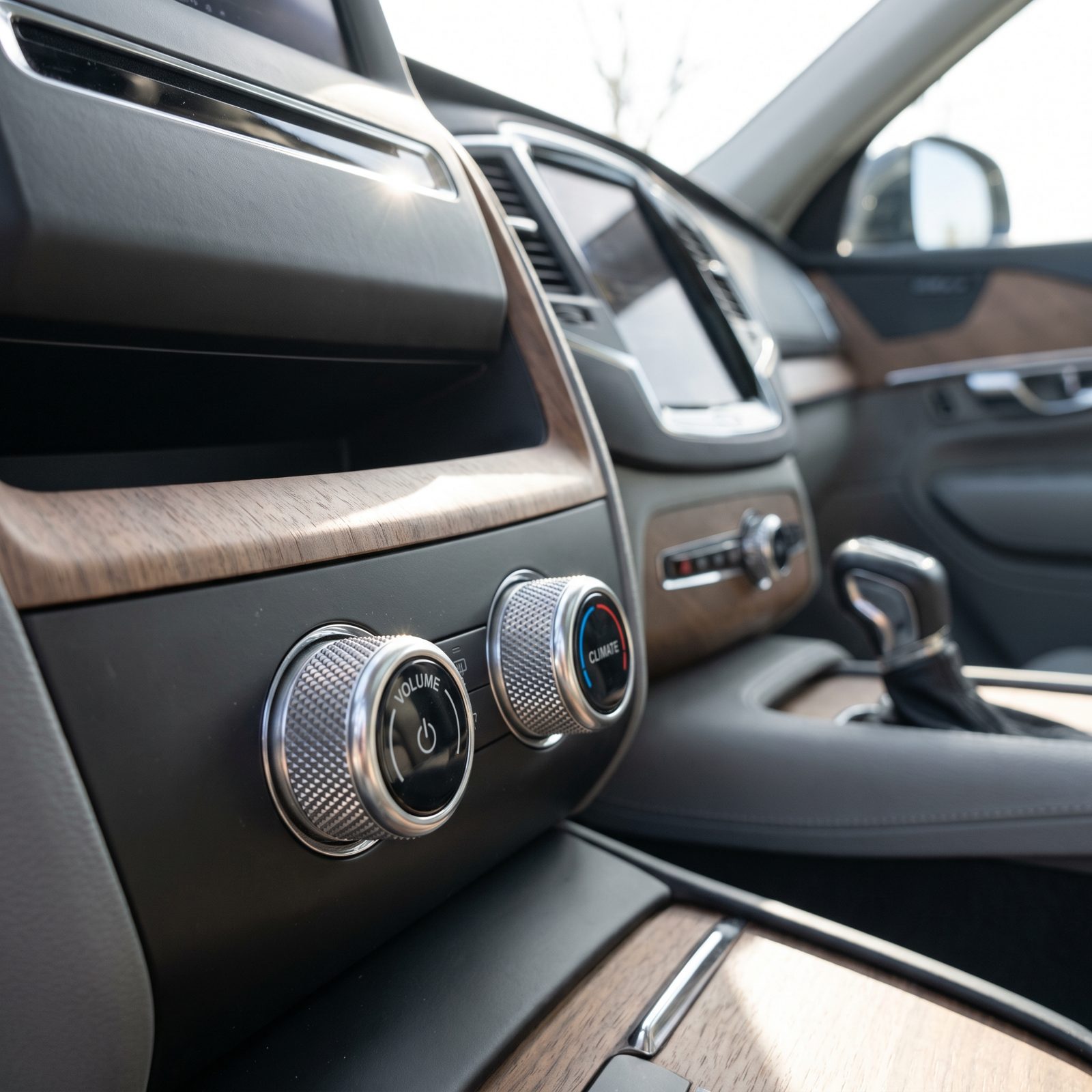 Physical Knobs for Volume and Climate You Can Work by Feel