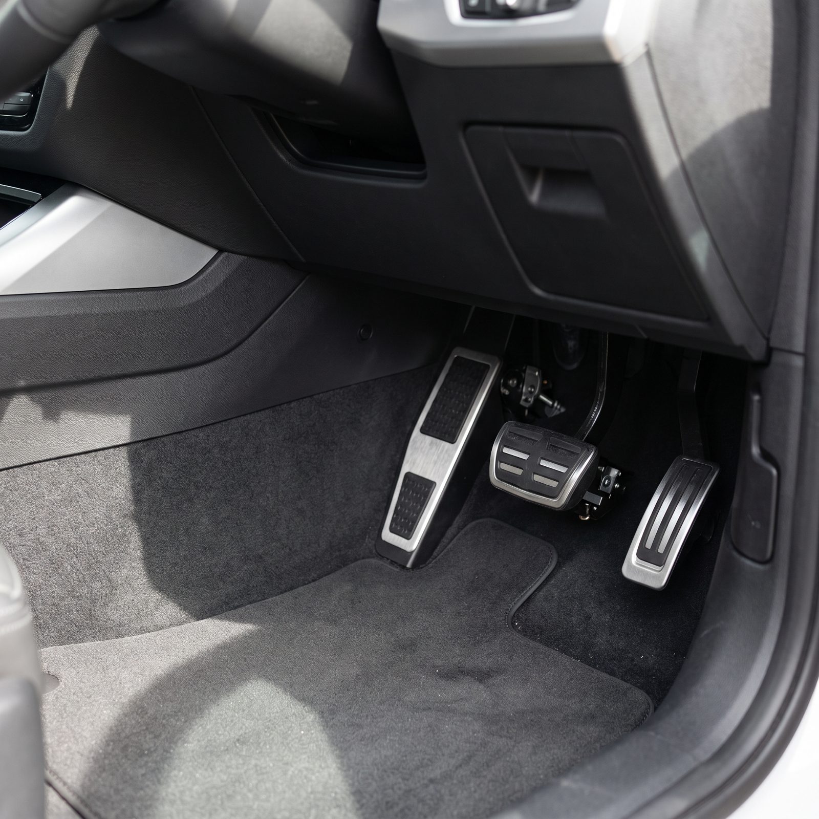 Power-Adjustable Pedals