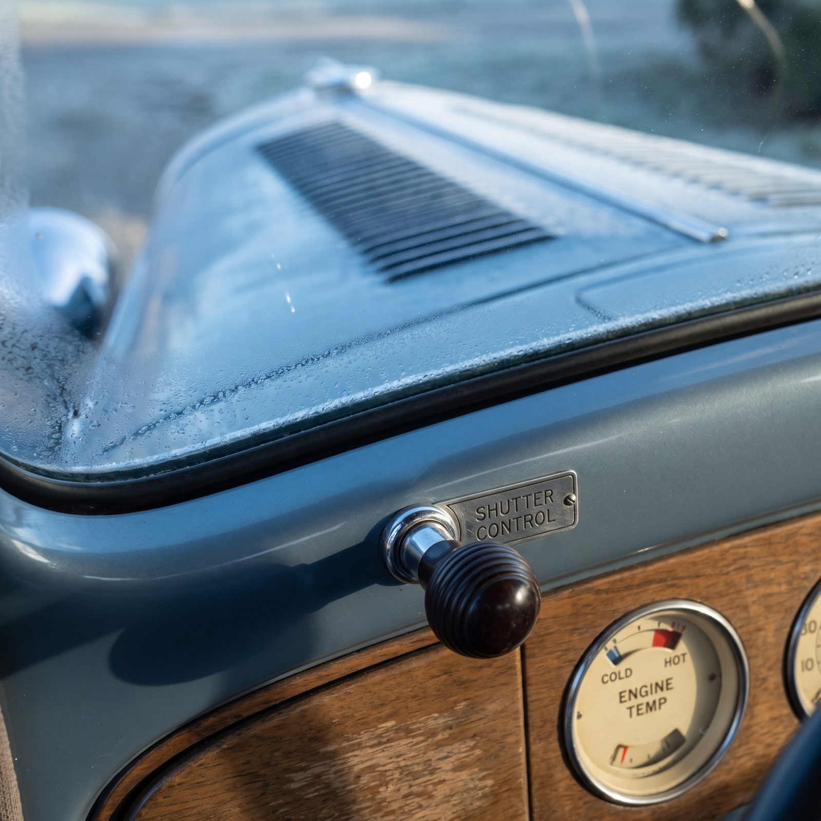 Radiator Shutter Control: The Pull-Knob That Rationed Air to the Engine