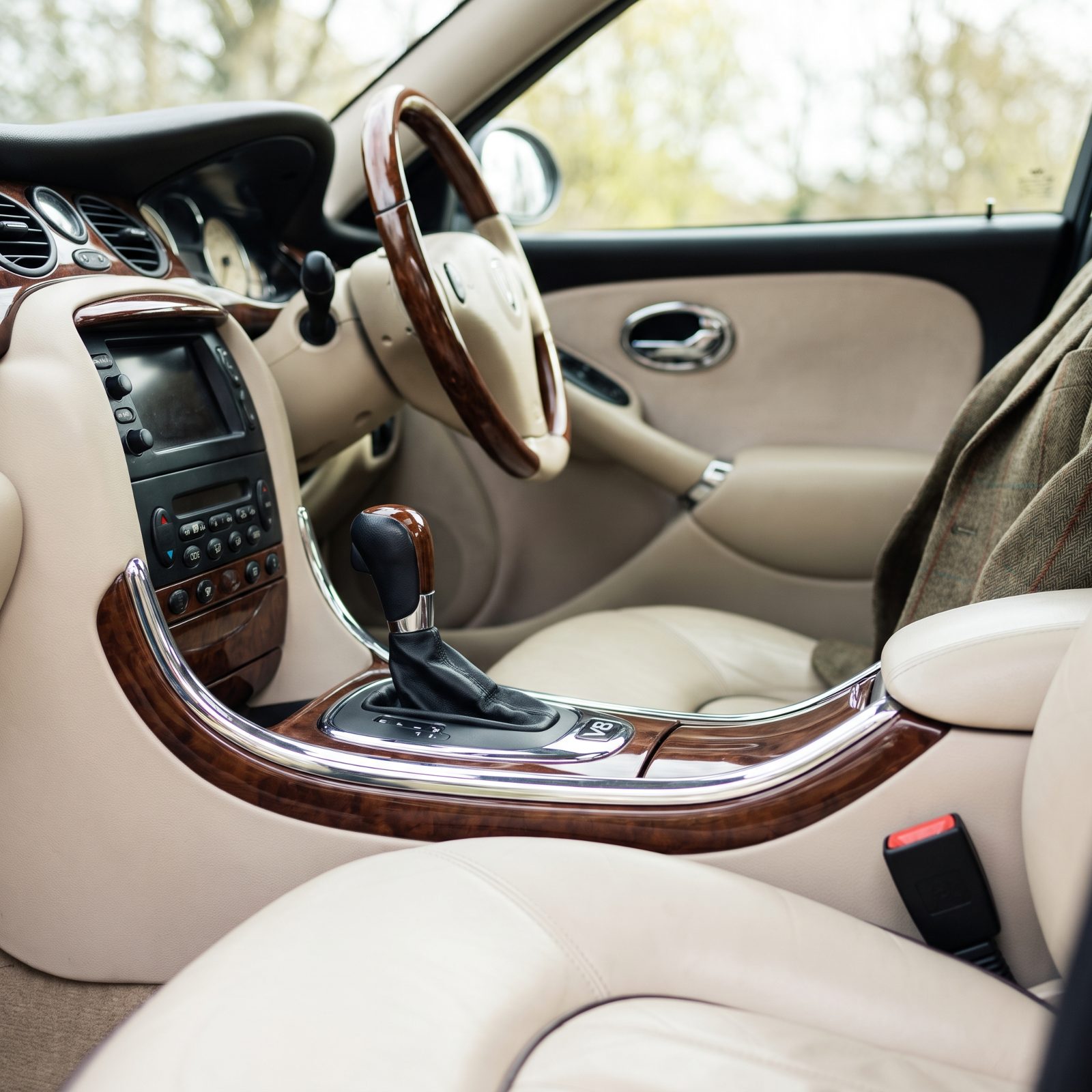 Rover 75 V8: The Wider Transmission Tunnel That Gives It Away