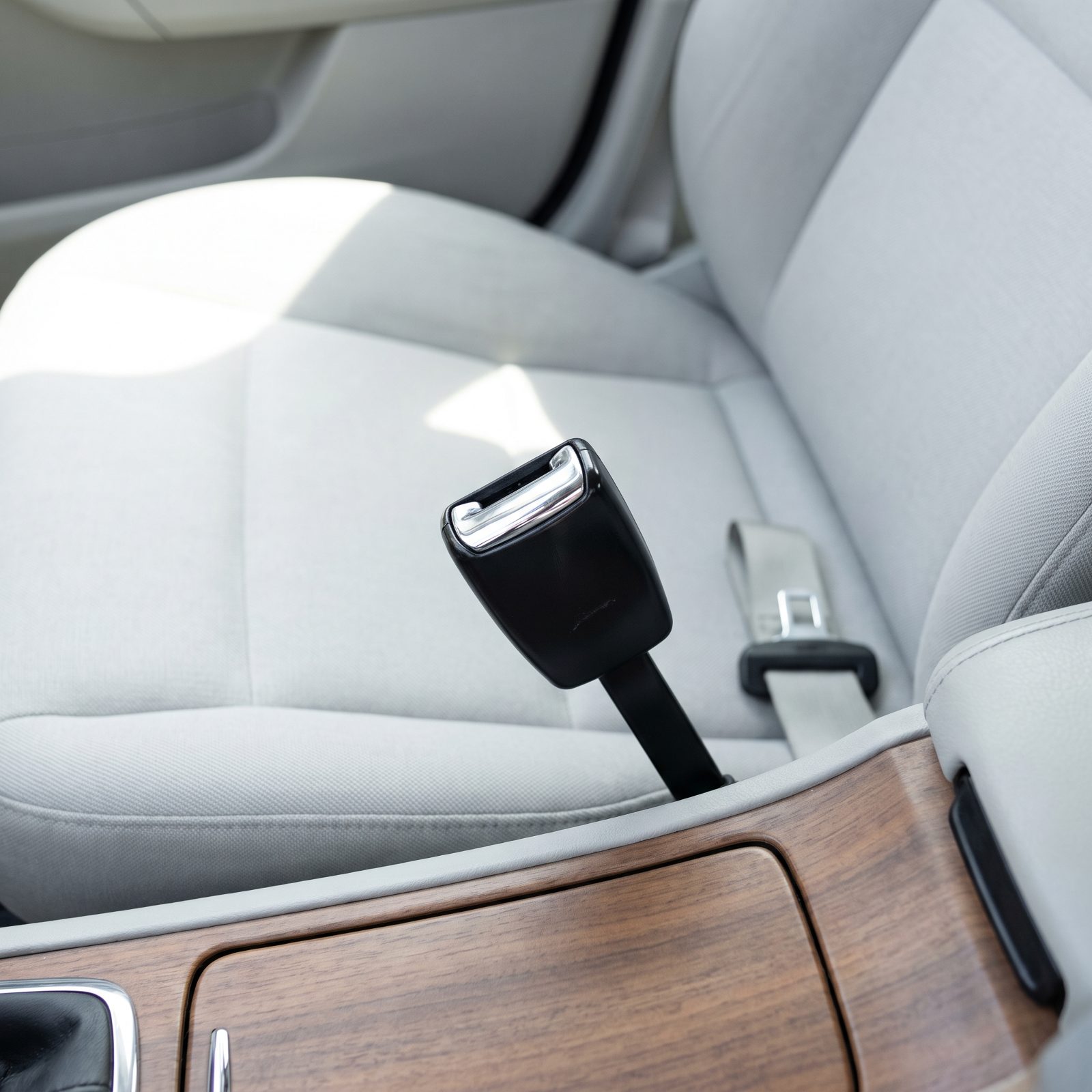 Seatbelt Buckles You Can Actually Find Without Looking