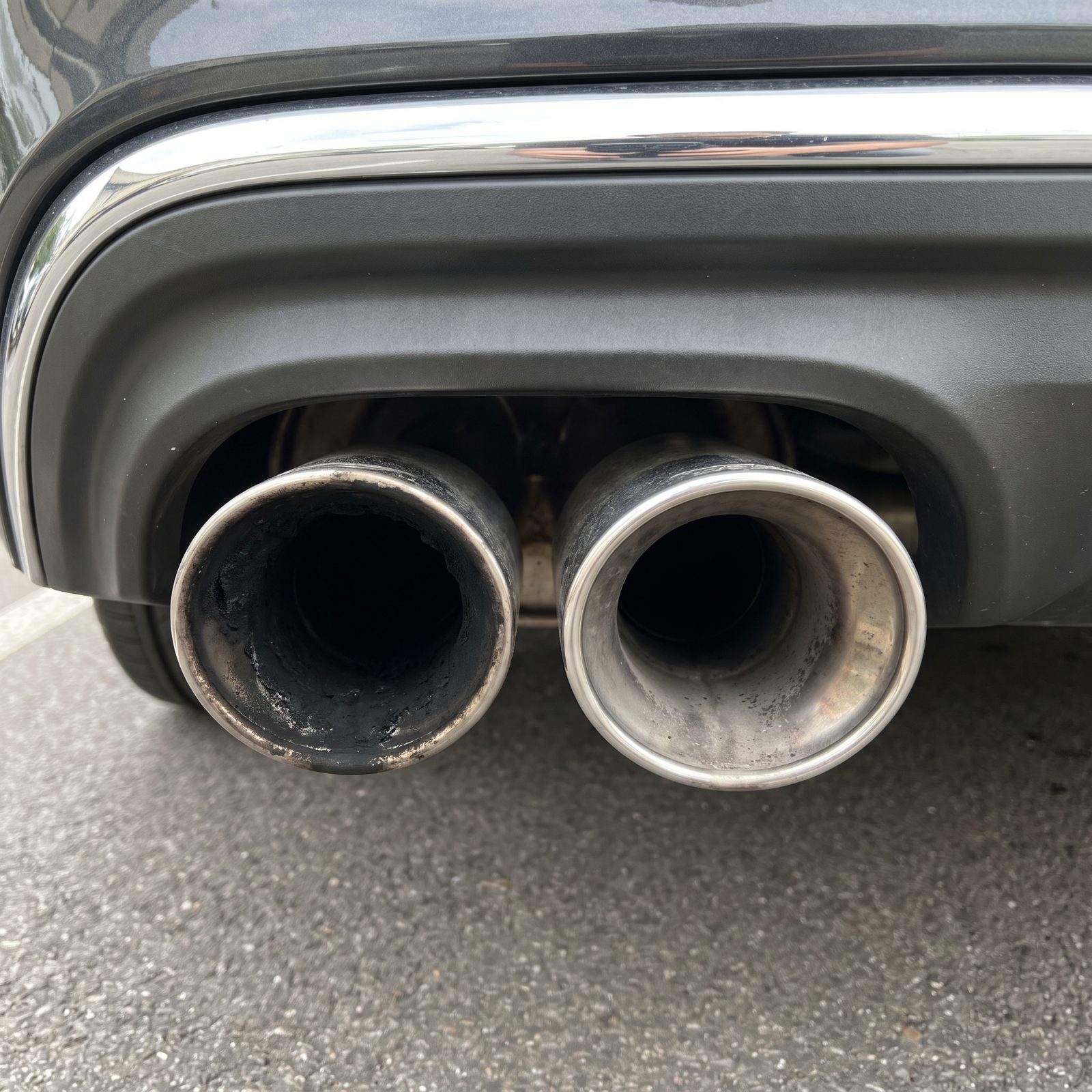 Soot Around Only One Exhaust Outlet Can Reveal Uneven Exhaust Flow